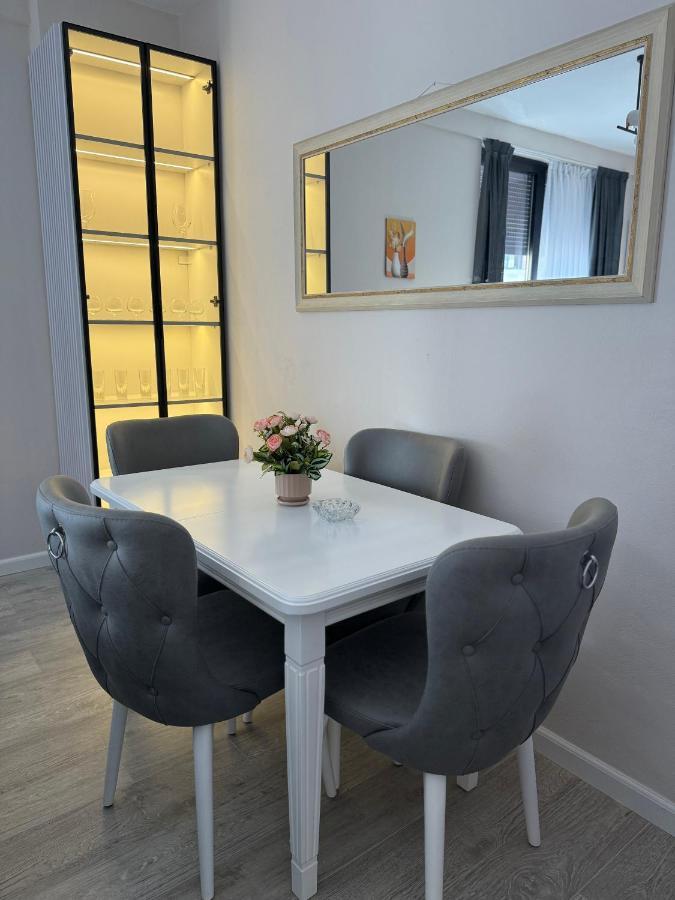 Sc Tirana Centre Apartment Bagian luar foto